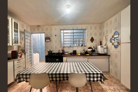 Casa à venda com 200m², 3 quartos e 3 vagas Casa à venda com 200m², 3 quartos e 3 vagasCozinha