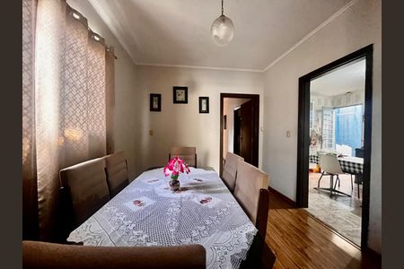 Casa à venda com 200m², 3 quartos e 3 vagas Casa à venda com 200m², 3 quartos e 3 vagasSala de Jantar