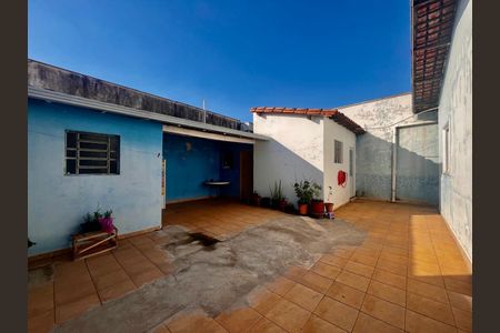 Casa à venda com 200m², 3 quartos e 3 vagas Casa à venda com 200m², 3 quartos e 3 vagasQuintal
