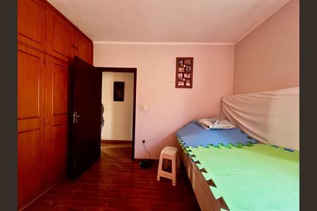 Casa à venda com 200m², 3 quartos e 3 vagas Casa à venda com 200m², 3 quartos e 3 vagasQuarto 1