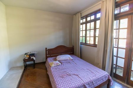 Casa de condomínio à venda com 336m², 4 quartos e 2 vagasQuarto 2