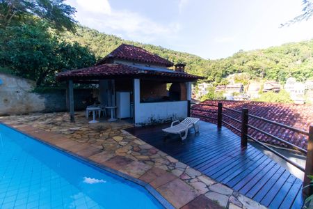 Casa de condomínio à venda com 336m², 4 quartos e 2 vagasÁrea externa