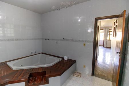 Casa de condomínio à venda com 336m², 4 quartos e 2 vagasBanheiro da Suíte 4