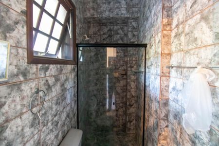 Casa de condomínio à venda com 336m², 4 quartos e 2 vagasBanheiro de Serviço