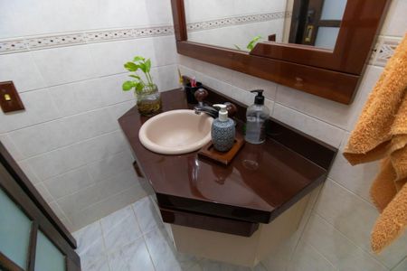 Casa de condomínio à venda com 336m², 4 quartos e 2 vagasLavabo da Sala