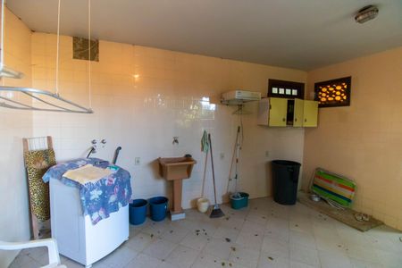 Casa de condomínio à venda com 336m², 4 quartos e 2 vagasÁrea de Serviço