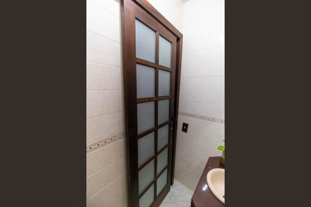 Casa de condomínio à venda com 336m², 4 quartos e 2 vagasLavabo da Sala