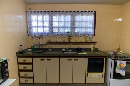 Casa de condomínio à venda com 336m², 4 quartos e 2 vagasCozinha