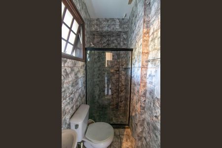 Casa de condomínio à venda com 336m², 4 quartos e 2 vagasBanheiro de Serviço