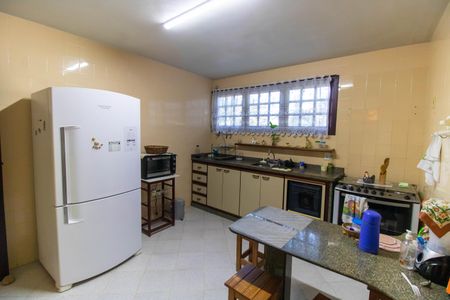 Casa de condomínio à venda com 336m², 4 quartos e 2 vagasCozinha