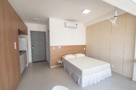 Studio à venda com 27m², 1 quarto e sem vaga Studio à venda com 27m², 1 quarto e sem vagaSala/quarto