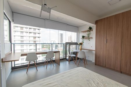 Studio à venda com 27m², 1 quarto e sem vaga Studio à venda com 27m², 1 quarto e sem vagaSala/quarto