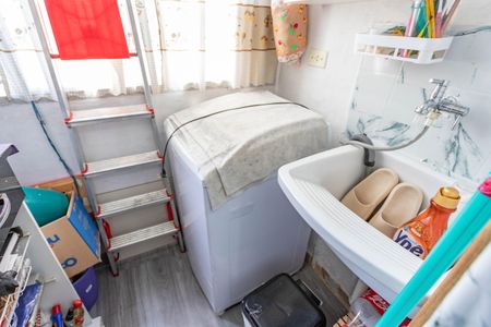 Apartamento à venda com 46m², 2 quartos e 1 vaga Apartamento à venda com 46m², 2 quartos e 1 vagaÁrea de serviço