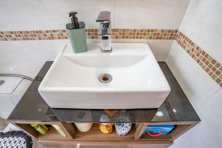 Apartamento à venda com 46m², 2 quartos e 1 vaga Apartamento à venda com 46m², 2 quartos e 1 vagaBanheiro Social