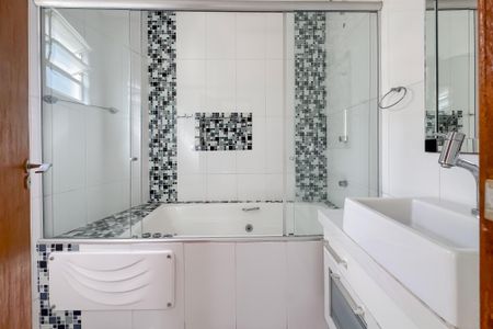 Casa à venda com 150m², 2 quartos e sem vagaBanheiro da Suíte