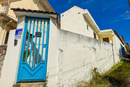 Casa à venda com 150m², 2 quartos e sem vagaFachada + Plaquinha