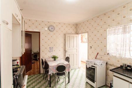 Casa à venda com 86m², 3 quartos e 2 vagas Casa à venda com 86m², 3 quartos e 2 vagasCozinha