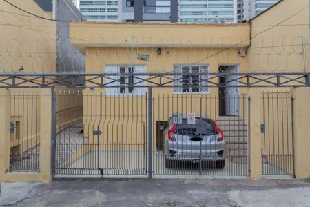 Casa à venda com 132m², 3 quartos e 2 vagas Casa à venda com 132m², 3 quartos e 2 vagasFachada