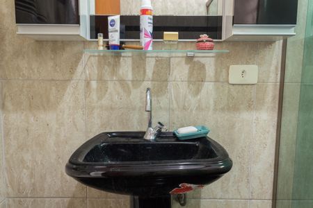 Casa à venda com 132m², 3 quartos e 2 vagas Casa à venda com 132m², 3 quartos e 2 vagasBanheiro