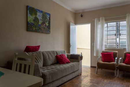 Casa à venda com 132m², 3 quartos e 2 vagas Casa à venda com 132m², 3 quartos e 2 vagasSala