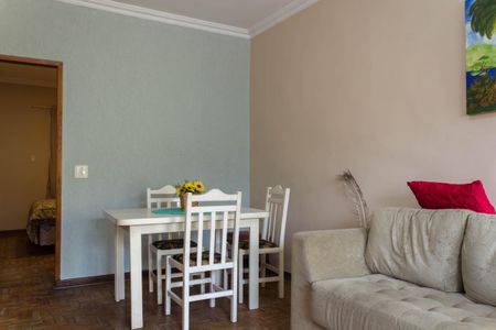 Casa à venda com 132m², 3 quartos e 2 vagas Casa à venda com 132m², 3 quartos e 2 vagasSala