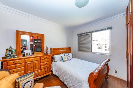 Apartamento à venda com 230m², 4 quartos e 4 vagas Apartamento à venda com 230m², 4 quartos e 4 vagasQuarto 4