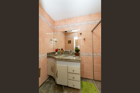 Apartamento à venda com 230m², 4 quartos e 4 vagas Apartamento à venda com 230m², 4 quartos e 4 vagasBanheiro da Suíte 2