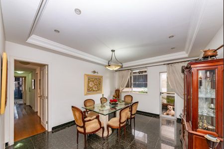 Apartamento à venda com 230m², 4 quartos e 4 vagas Apartamento à venda com 230m², 4 quartos e 4 vagasSala 2