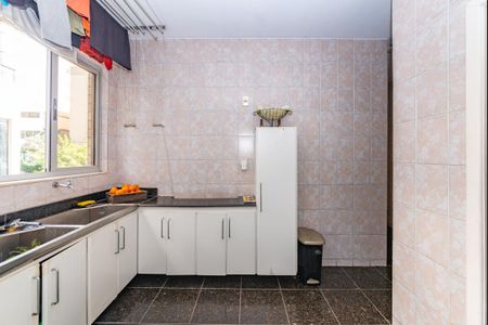 Apartamento à venda com 230m², 4 quartos e 4 vagas Apartamento à venda com 230m², 4 quartos e 4 vagasÁrea de Serviço