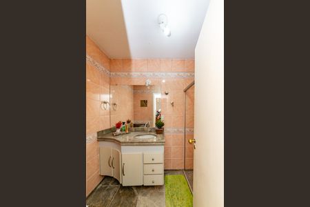 Apartamento à venda com 230m², 4 quartos e 4 vagas Apartamento à venda com 230m², 4 quartos e 4 vagasBanheiro da Suíte 2