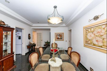 Apartamento à venda com 230m², 4 quartos e 4 vagas Apartamento à venda com 230m², 4 quartos e 4 vagasSala 2