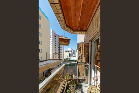 Apartamento à venda com 230m², 4 quartos e 4 vagas Apartamento à venda com 230m², 4 quartos e 4 vagasVaranda da Suíte 1