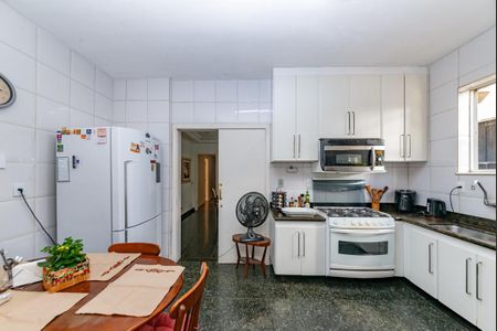 Apartamento à venda com 230m², 4 quartos e 4 vagas Apartamento à venda com 230m², 4 quartos e 4 vagasCozinha