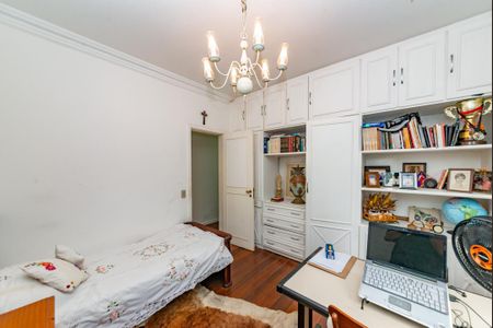 Apartamento à venda com 230m², 4 quartos e 4 vagas Apartamento à venda com 230m², 4 quartos e 4 vagasSuíte 2