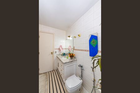 Apartamento à venda com 230m², 4 quartos e 4 vagas Apartamento à venda com 230m², 4 quartos e 4 vagasBanheiro Social