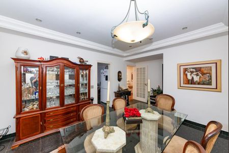 Apartamento à venda com 230m², 4 quartos e 4 vagas Apartamento à venda com 230m², 4 quartos e 4 vagasSala 2