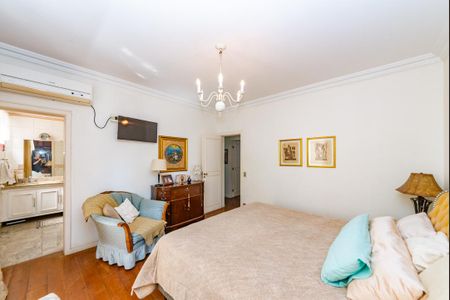 Apartamento à venda com 230m², 4 quartos e 4 vagas Apartamento à venda com 230m², 4 quartos e 4 vagasSuíte 1