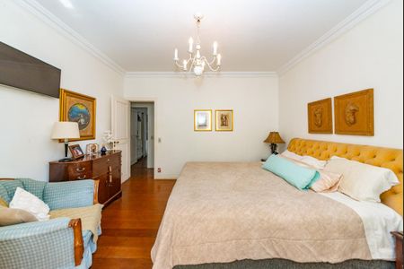 Apartamento à venda com 230m², 4 quartos e 4 vagas Apartamento à venda com 230m², 4 quartos e 4 vagasSuíte 1