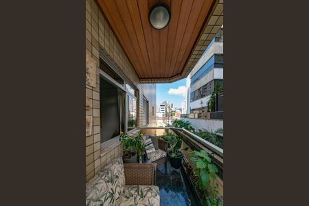 Apartamento à venda com 230m², 4 quartos e 4 vagas Apartamento à venda com 230m², 4 quartos e 4 vagasVaranda da Sala 2