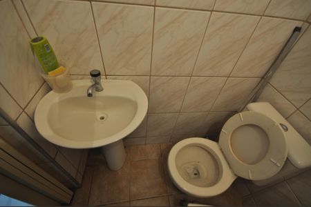 Casa à venda com 200m², 7 quartos e 7 vagasCasa 2 - Banheiro da Suíte 