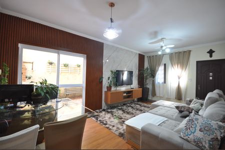 Casa à venda com 200m², 7 quartos e 7 vagasSala 