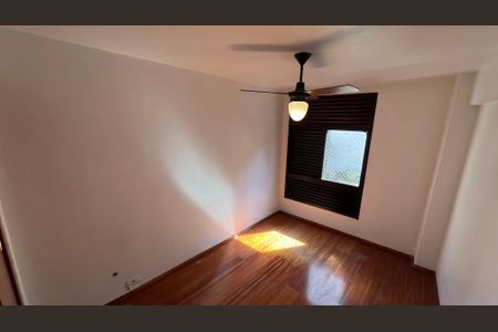 Apartamento à venda com 71m², 2 quartos e 1 vagaQuarto 2