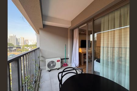 Studio para alugar com 30m², 1 quarto e sem vaga Studio para alugar com 30m², 1 quarto e sem vagaVaranda