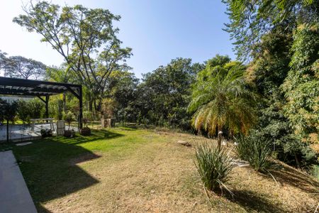 Casa à venda com 208m², 5 quartos e 2 vagasÁrea externa fundos