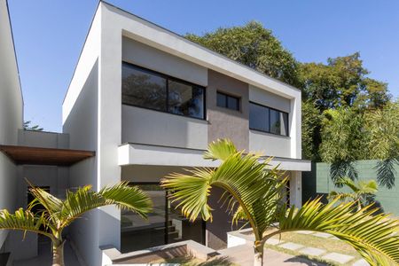 Casa à venda com 208m², 5 quartos e 2 vagasFachada da Casa