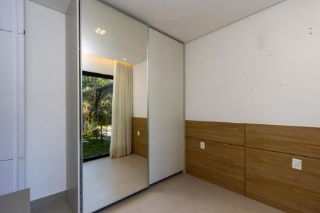 Casa à venda com 208m², 5 quartos e 2 vagasQuarto 1