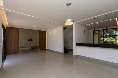 Casa à venda com 208m², 5 quartos e 2 vagasSala