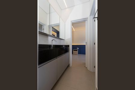 Casa à venda com 208m², 5 quartos e 2 vagasBanheiro das Semi-Suítes
