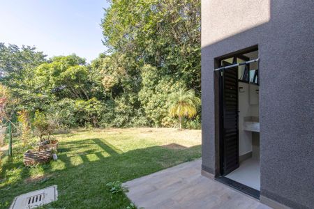 Casa à venda com 208m², 5 quartos e 2 vagasÁrea externa fundos