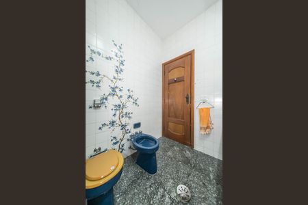 Casa à venda com 400m², 4 quartos e 6 vagasBanheiro da Suíte